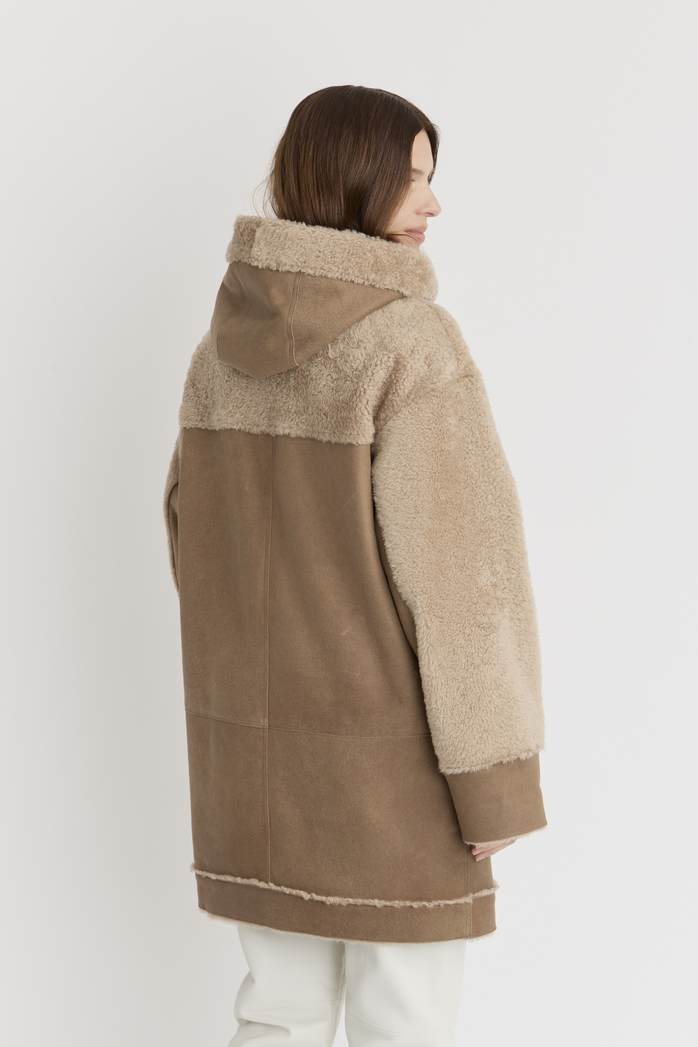 3/4 EN PEAU RETOURNEE TIARELLA